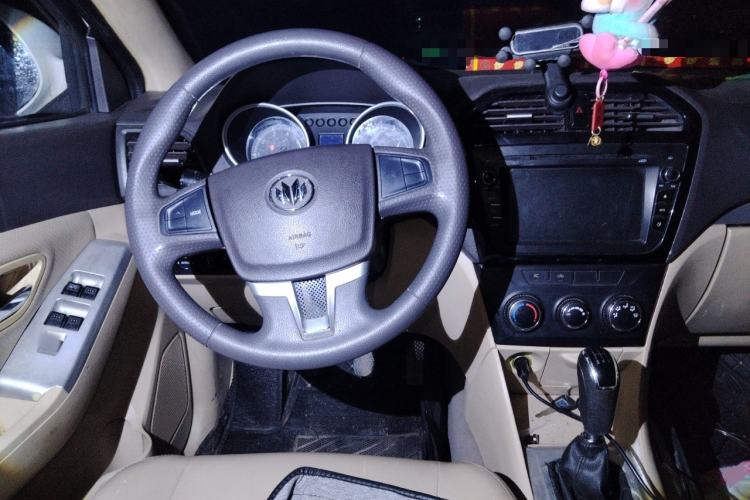 Used Nlmmotor Qiteng EX80 2015 1.5L Elite Version DAM15DL Steering Wheel