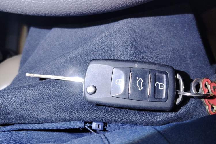 Used Nlmmotor Qiteng EX80 2015 1.5L Elite Version DAM15DL Vehicle Key