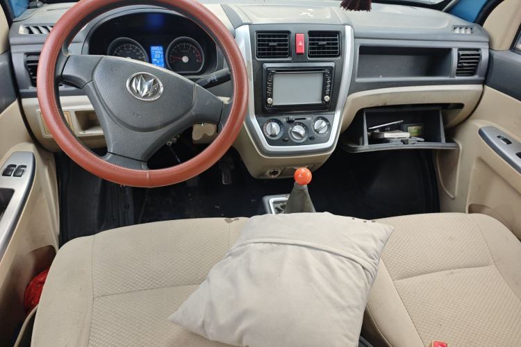 Used Nlmmotor Qiteng M70 2014 1.2L Entry-Level LJ469Q-AE2 Center Console