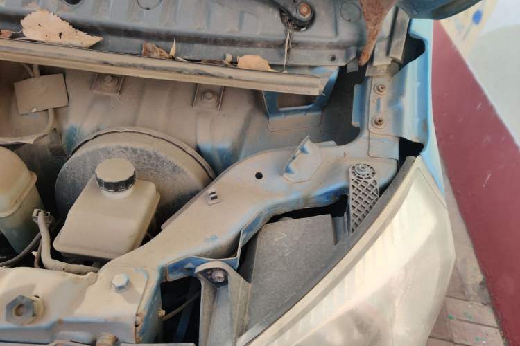 Used Nlmmotor Qiteng M70 2014 1.2L Entry-Level LJ469Q-AE2 Engine Bay Left