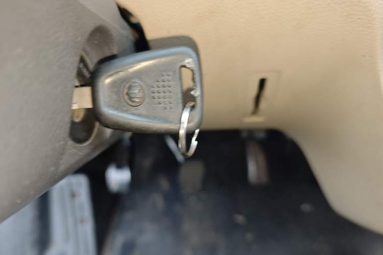 Used Nlmmotor Qiteng M70 2014 1.2L Entry-Level LJ469Q-AE2 Vehicle Key