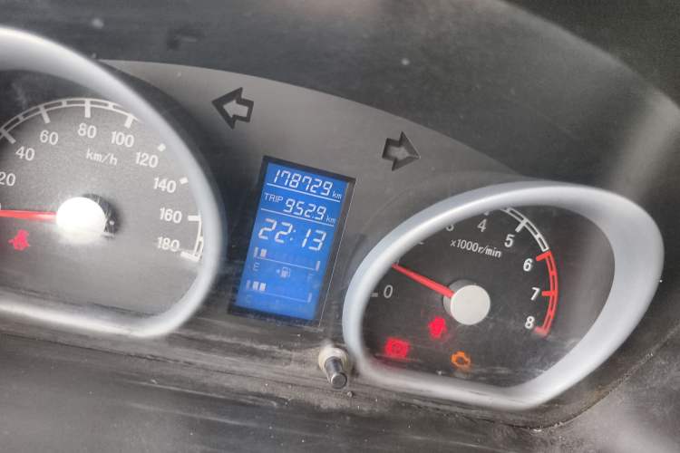 Used Nlmmotor Qiteng M70 2014 1.2L Practical Version LJ469Q-AE2 Odometer Close Up