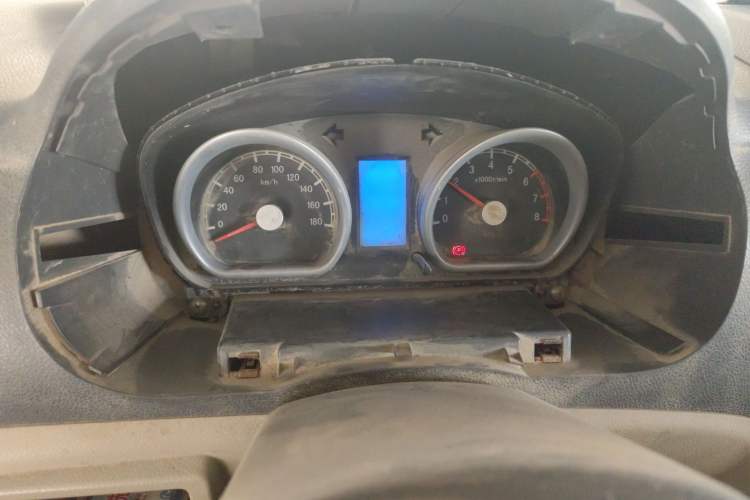 Used Nlmmotor Qiteng M70 2014 1.2L Entry-Level LJ469Q-AE2 Odometer Close Up