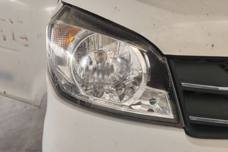 Used Nlmmotor Qiteng M70 2014 1.2L Entry-Level LJ469Q-AE2 Right Front Headlight