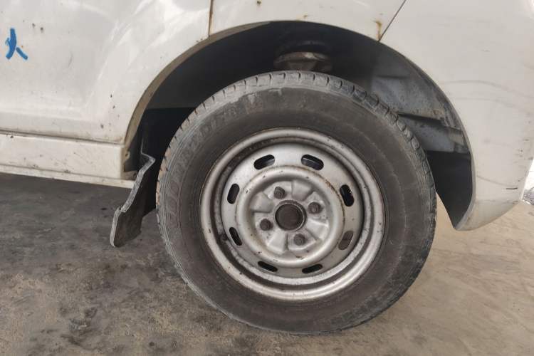 Used Nlmmotor Qiteng M70 2014 1.2L Entry-Level LJ469Q-AE2 Right Front Wheel Hub