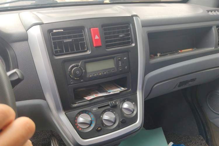 Used Nlmmotor Qiteng M70 2014 1.2L Entry-Level LJ469Q-AE2 Audio And AC Panel