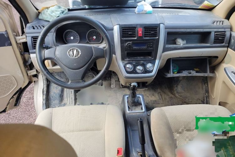 Used Nlmmotor Qiteng M70 2014 1.2L Entry-Level LJ469Q-AE2 Center Console