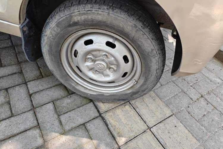 Used Nlmmotor Qiteng M70 2014 1.2L Entry-Level LJ469Q-AE2 Right Front Wheel Hub