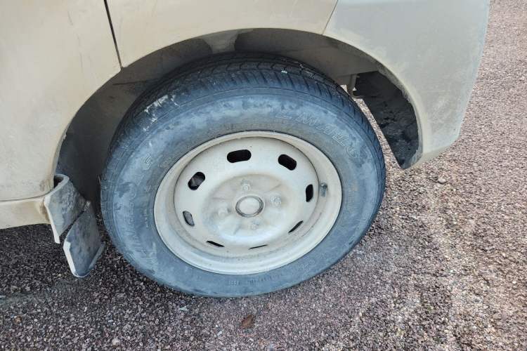 Used Nlmmotor Qiteng M70 2014 1.2L Entry-Level LJ469Q-AE2 Right Front Wheel Hub
