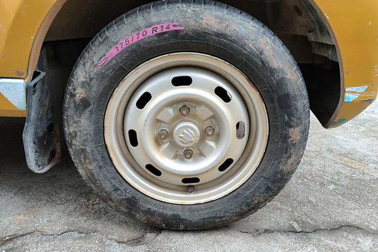 Used Nlmmotor Qiteng M70 2016 1.2L Wealthy Model Right Front Wheel Hub