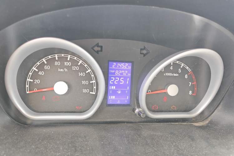 Used Nlmmotor Qiteng M70 2021 1.5L M70L Comfort Edition Odometer Close Up