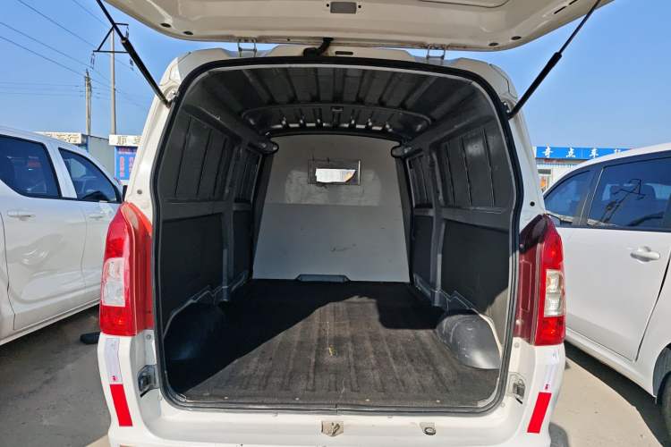 Used Nlmmotor Qiteng M70 2021 1.5L M70L Comfort Edition Trunk