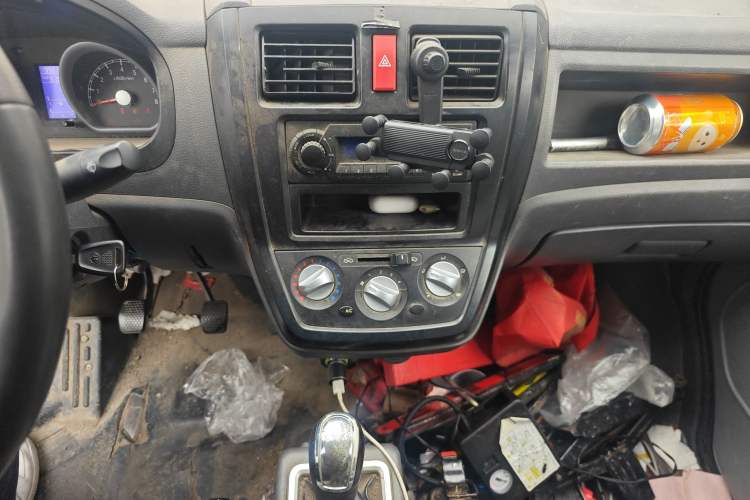 Used Nlmmotor Qiteng M70 2022 1.5L M70L Van Basic Version DAM15KR Audio And AC Panel