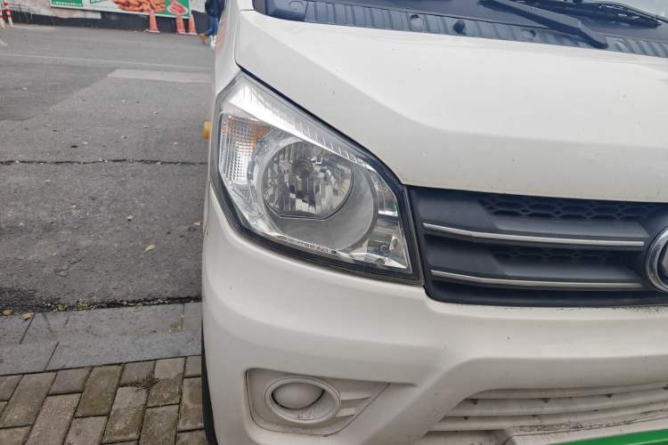 Used Nlmmotor Qiteng M70 2022 1.5L M70L Van Basic Version DAM15KR Right Front Headlight