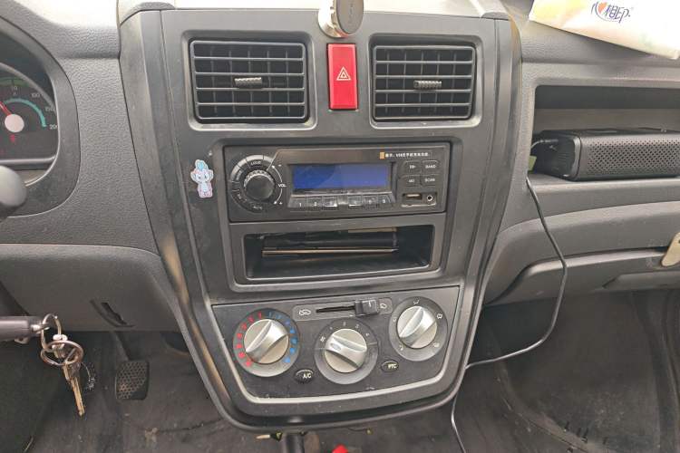 Used Nlmmotor Qiteng M70EV 2020 M70L-EV Long-Range Version Audio And AC Panel