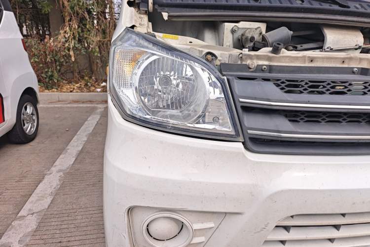 Used Nlmmotor Qiteng M70EV 2020 M70L-EV Long-Range Version Right Front Headlight