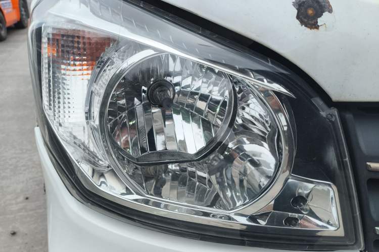 Used Nlmmotor Qiteng M70EV 2020 M70L-EV Long-Range Version Right Front Headlight