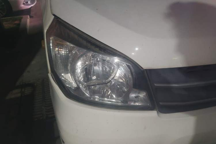 Used Nlmmotor Qiteng M70EV 2020 M70L-EV Standard Range Version Right Front Headlight