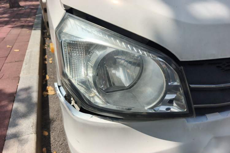 Used Nlmmotor Qiteng M70EV 2020 M70L-EV Standard Range Version Right Front Headlight