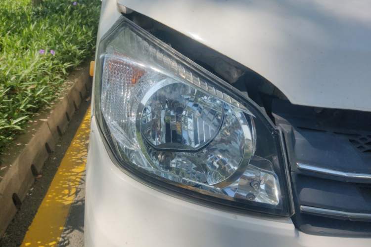 Used Nlmmotor Qiteng M70EV 2021 M70L-EV 7-Seater Passenger Version Right Front Headlight