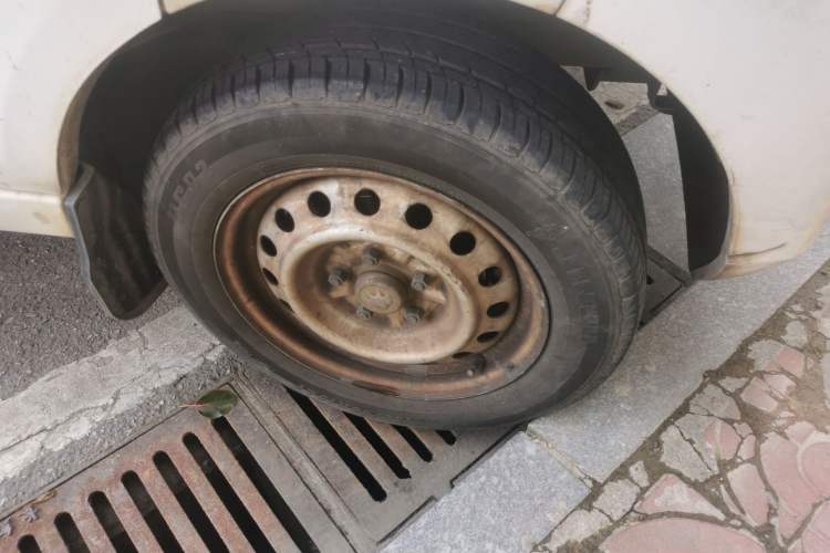 Used Nlmmotor Qiteng M70EV 2021 M70L Wealthy Edition 41.86 kWh Right Front Wheel Hub