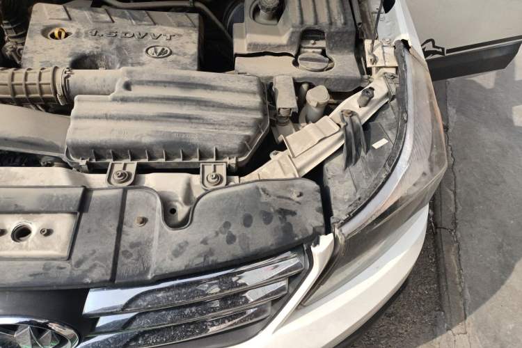 Used Nlmmotor Qiteng V60 2017 1.5L Luxury Model Engine Bay Left