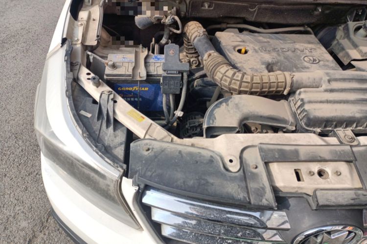 Used Nlmmotor Qiteng V60 2017 1.5L Luxury Model Engine Bay Right