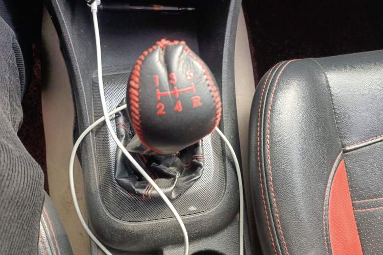 Used Nlmmotor Qiteng V60 2017 1.5L Luxury Model Gear Lever
