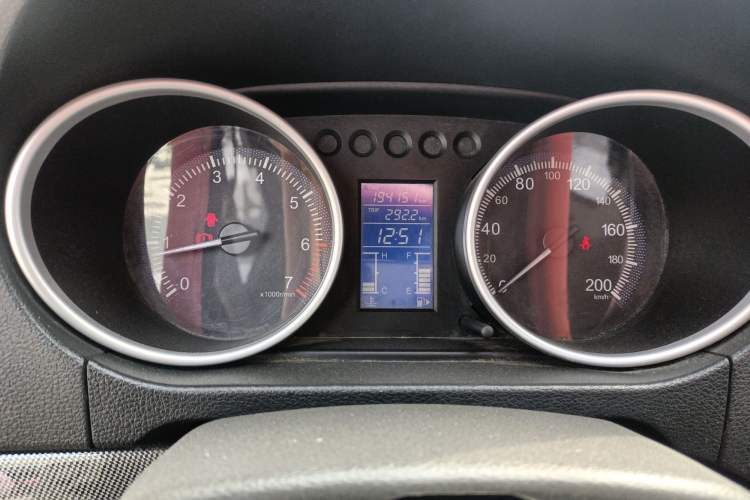 Used Nlmmotor Qiteng V60 2017 1.5L Luxury Model Odometer Close Up