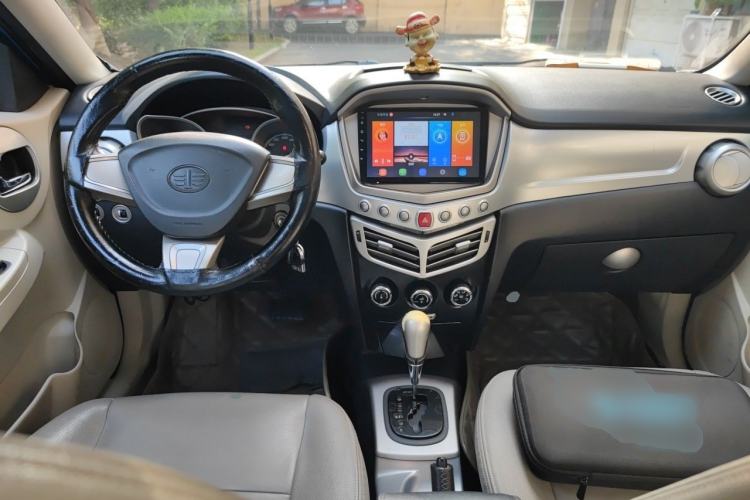 Used Oley 2012 Sedan 1.5L Automatic Prestige Model Center Console