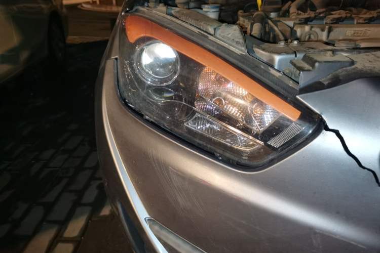 Used Oley 2012 Sedan 1.5L Manual Comfort Model Right Front Headlight