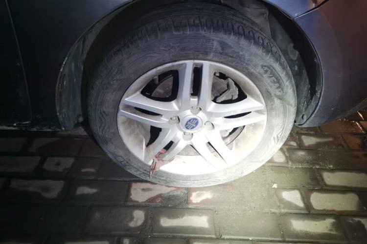 Used Oley 2012 Sedan 1.5L Manual Comfort Model Right Front Wheel Hub