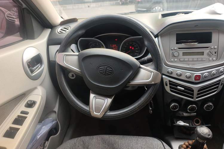 Used Oley 2012 Sedan 1.5L Manual Comfort Model Steering Wheel