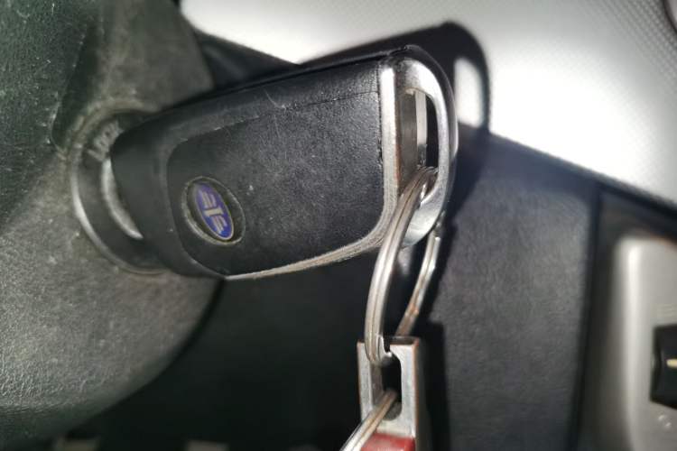 Used Oley 2012 Sedan 1.5L Manual Comfort Model Vehicle Key