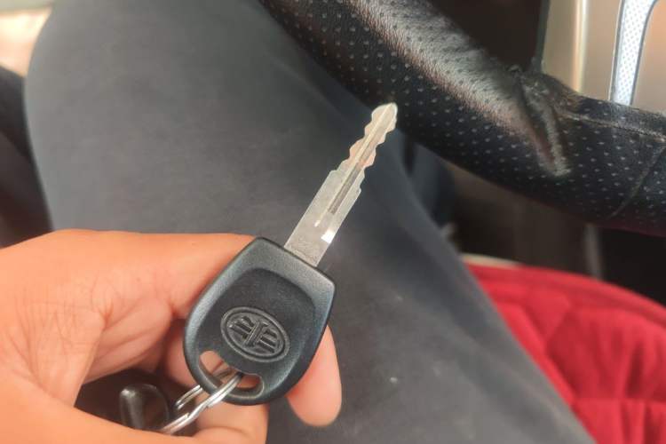 Used Oley 2012 Sedan 1.5L Manual Base Model Vehicle Key