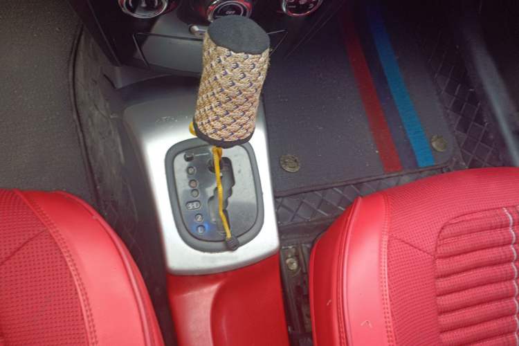 Used Oley 2012 Sedan 1.5L Automatic Luxury Model Gear Lever
