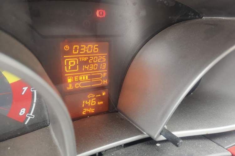 Used Oley 2012 Sedan 1.5L Automatic Luxury Model Odometer Close Up