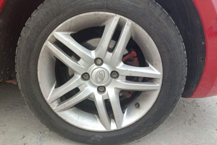 Used Oley 2012 Sedan 1.5L Automatic Luxury Model Right Front Wheel Hub