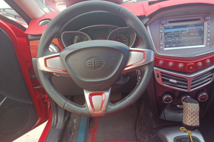 Used Oley 2012 Sedan 1.5L Automatic Luxury Model Steering Wheel