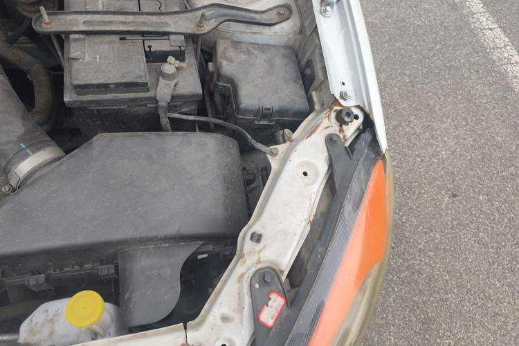 Used Oley 2012 Sedan 1.5L Automatic Comfort Model Engine Bay Left