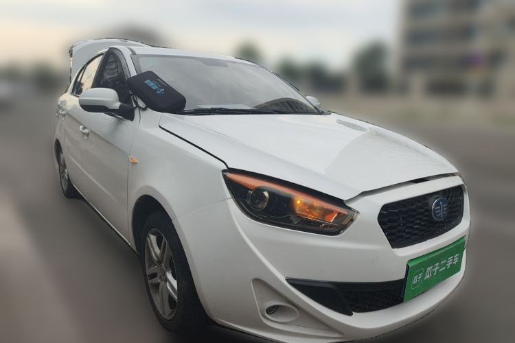 Used Oley 2012 Sedan 1.5L Automatic Comfort Model Front Right 45 Deg