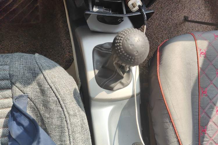 Used Oley 2012 Sedan 1.5L Manual Comfort Model Gear Lever
