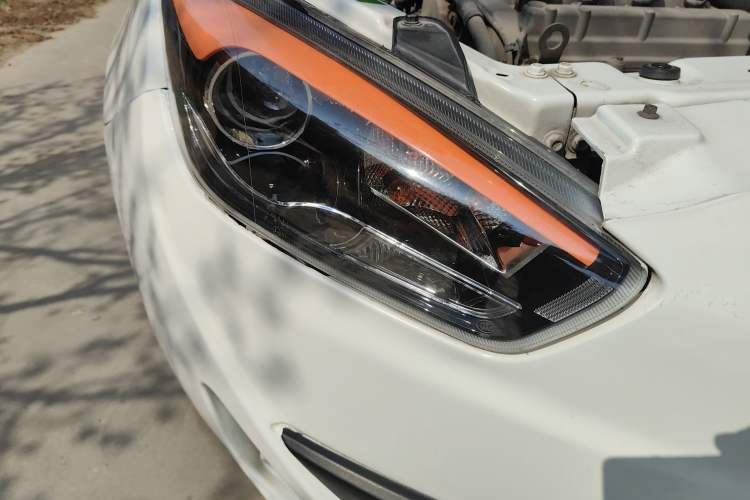 Used Oley 2012 Sedan 1.5L Manual Comfort Model Right Front Headlight