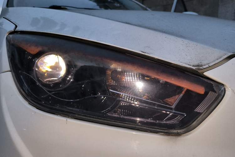 Used Oley 2012 Sedan 1.5L Manual Comfort Model Right Front Headlight