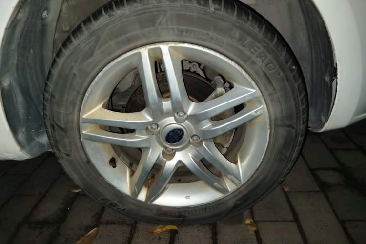 Used Oley 2012 Sedan 1.5L Manual Comfort Model Right Front Wheel Hub
