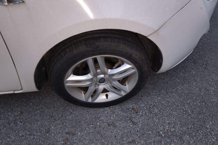 Used Oley 2012 Sedan 1.5L Manual Comfort Model Right Front Wheel Hub