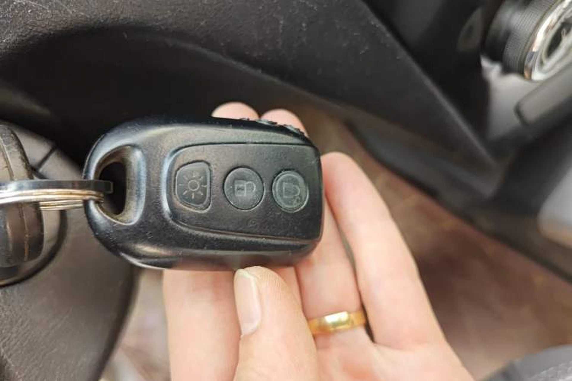 Used Oley 2012 Sedan 1.5L Manual Comfort Model Vehicle Key