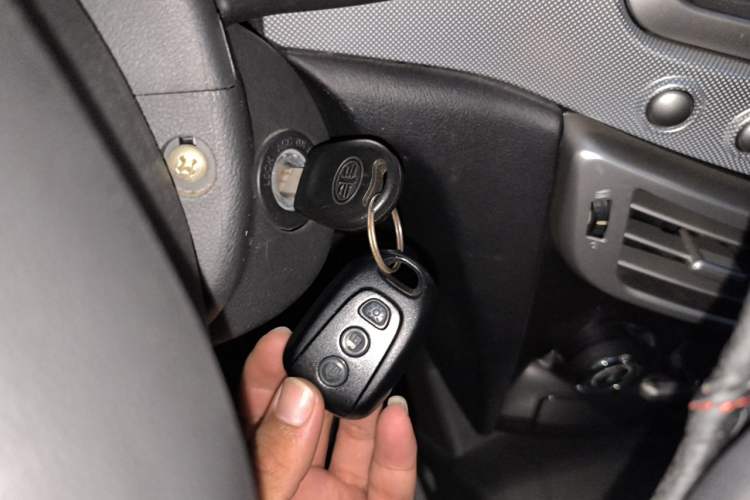 Used Oley 2012 Sedan 1.5L Manual Comfort Model Vehicle Key