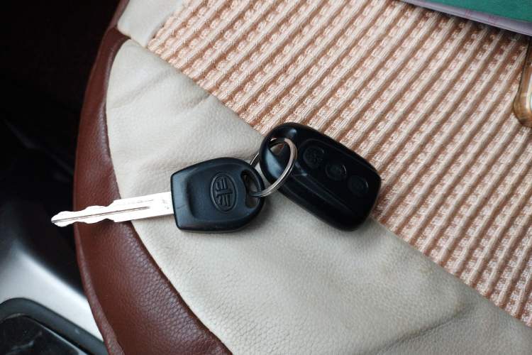 Used Oley 2012 Sedan 1.5L Automatic Comfort Model Vehicle Key