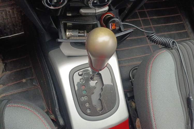 Used Oley 2014 Hatchback 1.5L Automatic Comfort Model Gear Lever